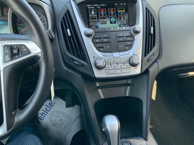 Used 2015 CHAMPAGNE SILVER METALLIC Chevrolet LT image 22