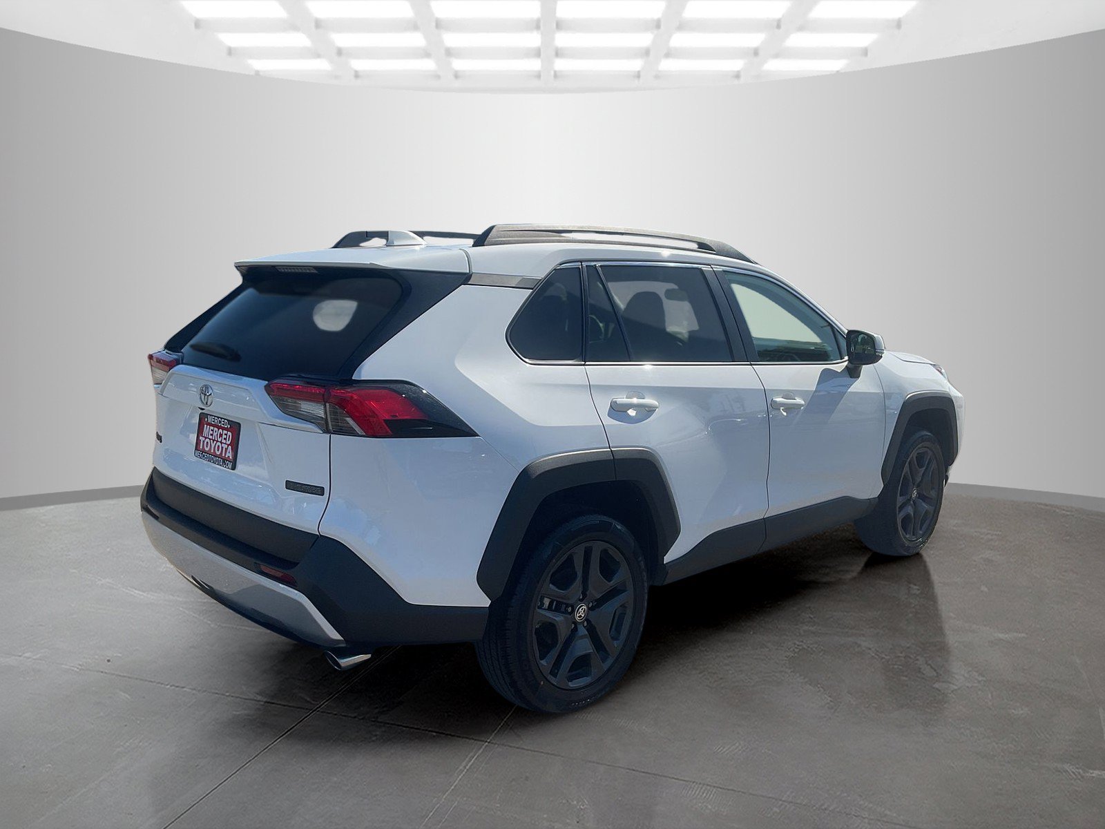 Used 2024 Ice Cap Toyota Adventure image 5