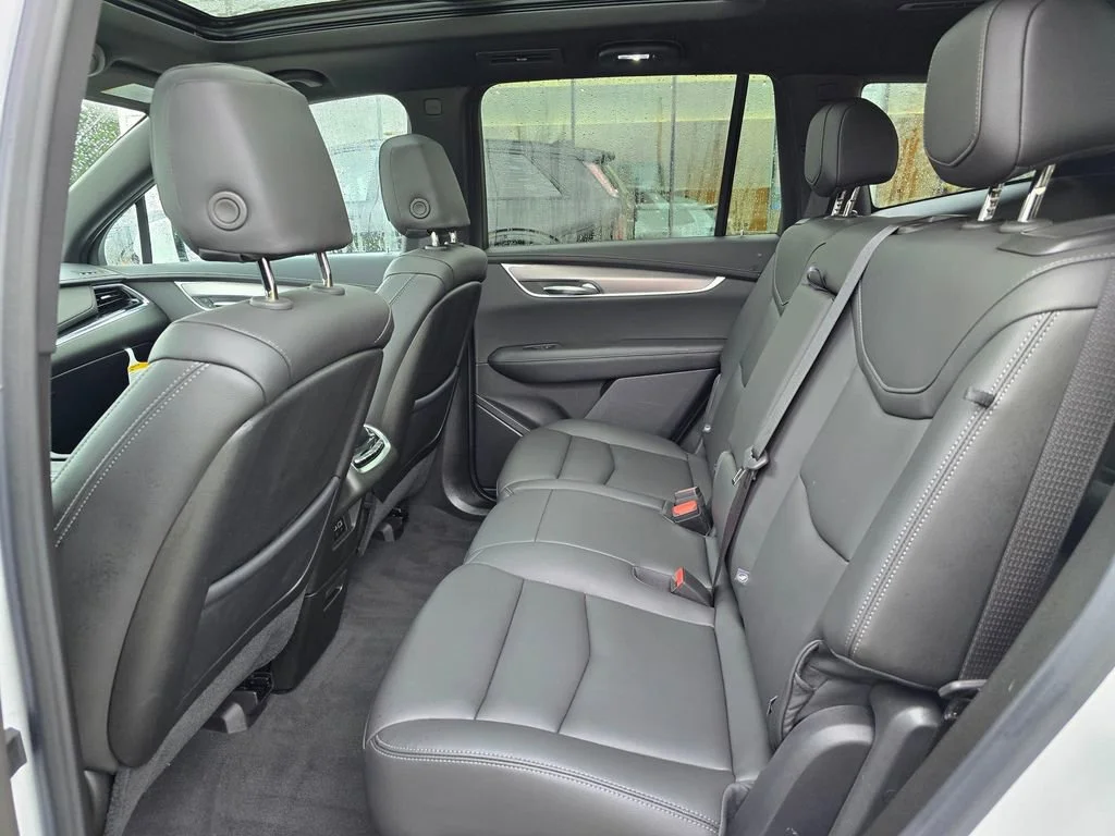 Used 2025 Crystal White Tricoat Cadillac Luxury image 17