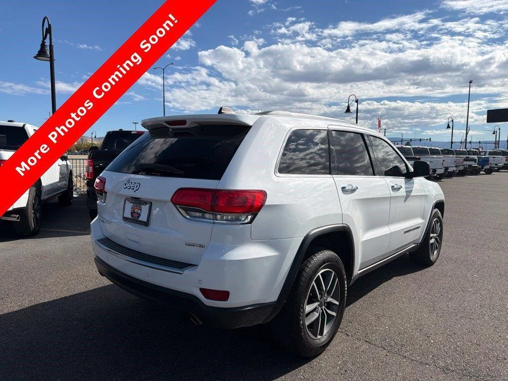 Used 2019 Bright White Clearcoat Jeep Limited image 2