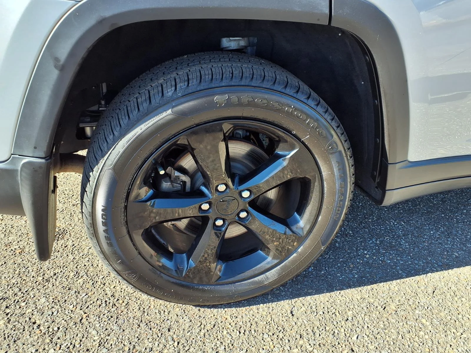 Used 2023 Silver Zynith Jeep Altitude image 12