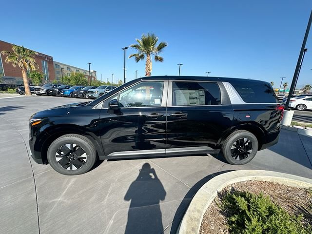 New 2026 Aurora Black Pearl Kia LXS image 4