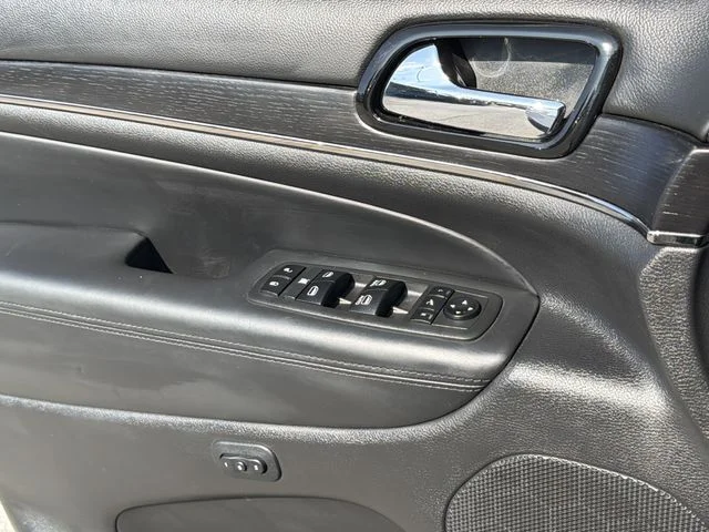 Used 2021 White Jeep Overland image 21