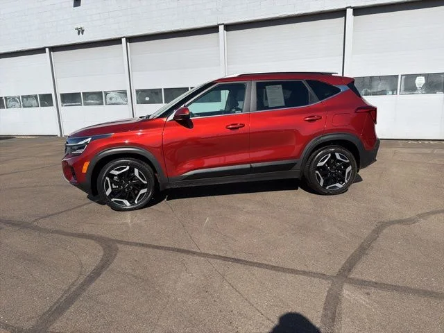 Used 2025 Orange Kia SX image 18