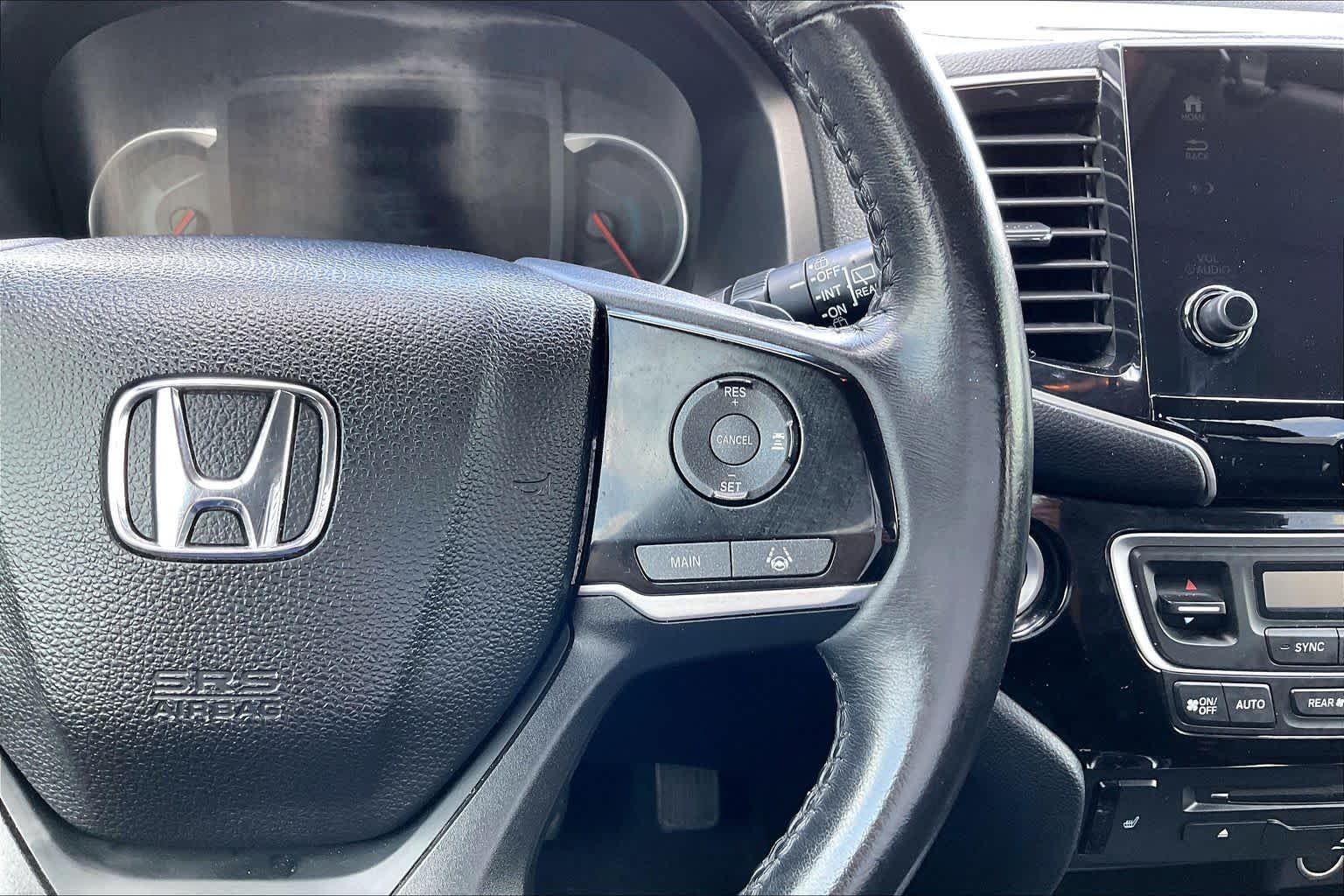 Used 2022 Sonic Gray Pearl Honda Touring 7-Passenger image 25
