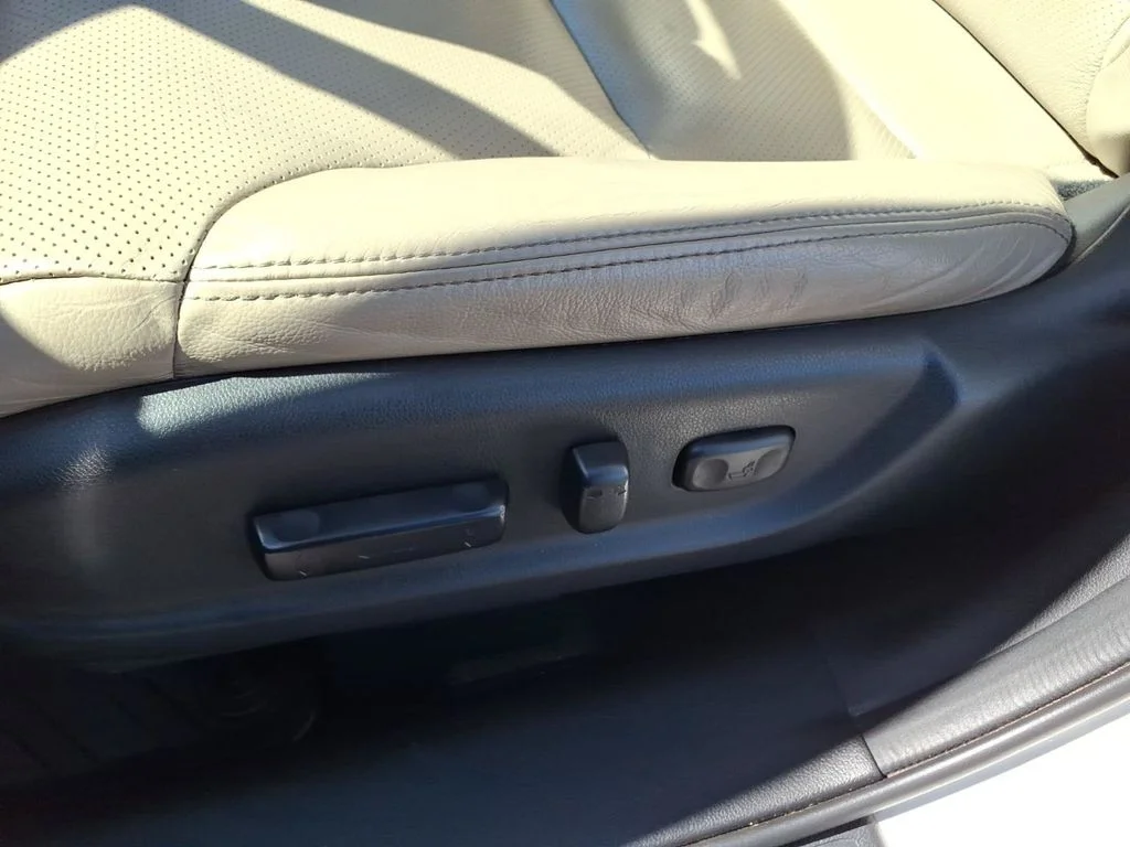 Used 2016 White Honda Touring image 33