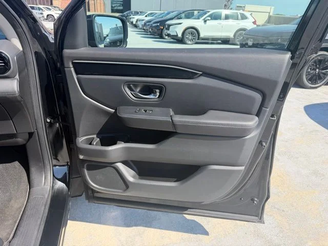 Used 2023 Black Honda EX-L image 18