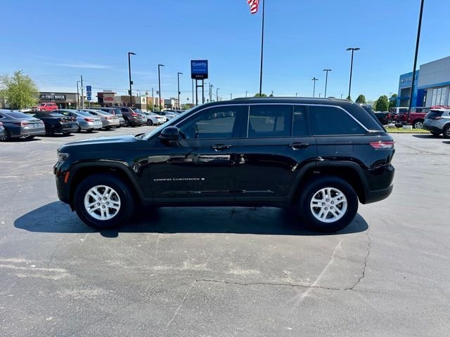 Used 2023 Black Jeep Laredo image 6