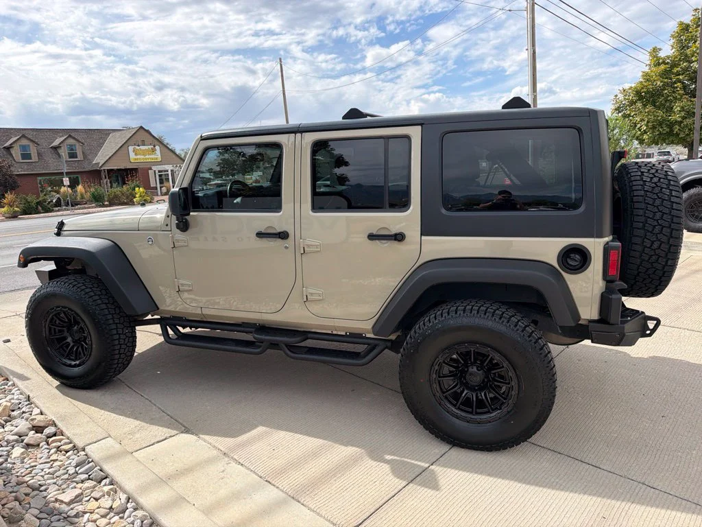 Used 2018 Beige Jeep Unlimited Sport image 4