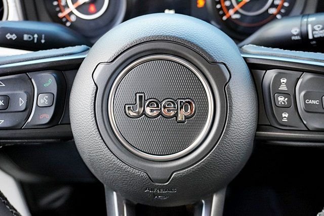 New 2026 Bright White Clear-Coat Exterior Paint Jeep Sport S image 39