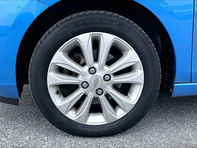 Used 2017 (Metallic Paint.) Chevrolet LT image 7