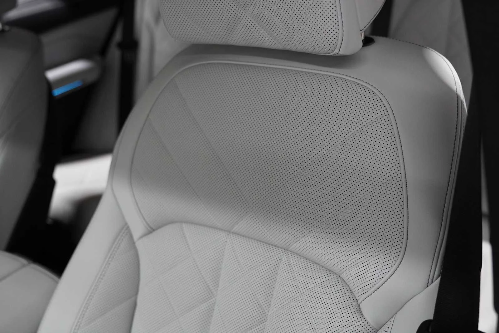Certified Used 2025 Skyscraper Grey Metallic BMW xDrive40i image 11