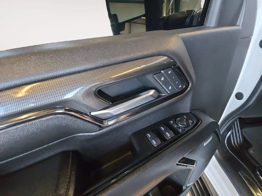 Used 2025 Summit White GMC AT4 image 10