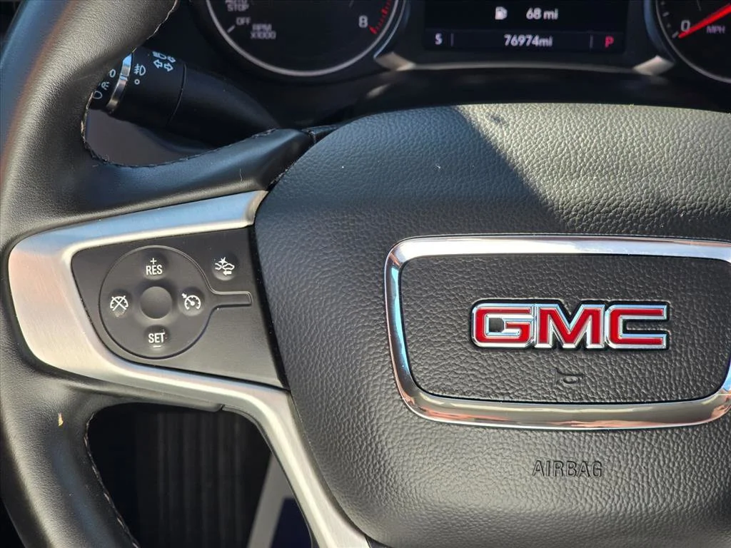 Used 2023 SUMMIT WHITE GMC SLT image 18
