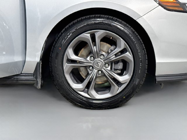 Used 2024 Solar Silver Metallic Honda EX image 28