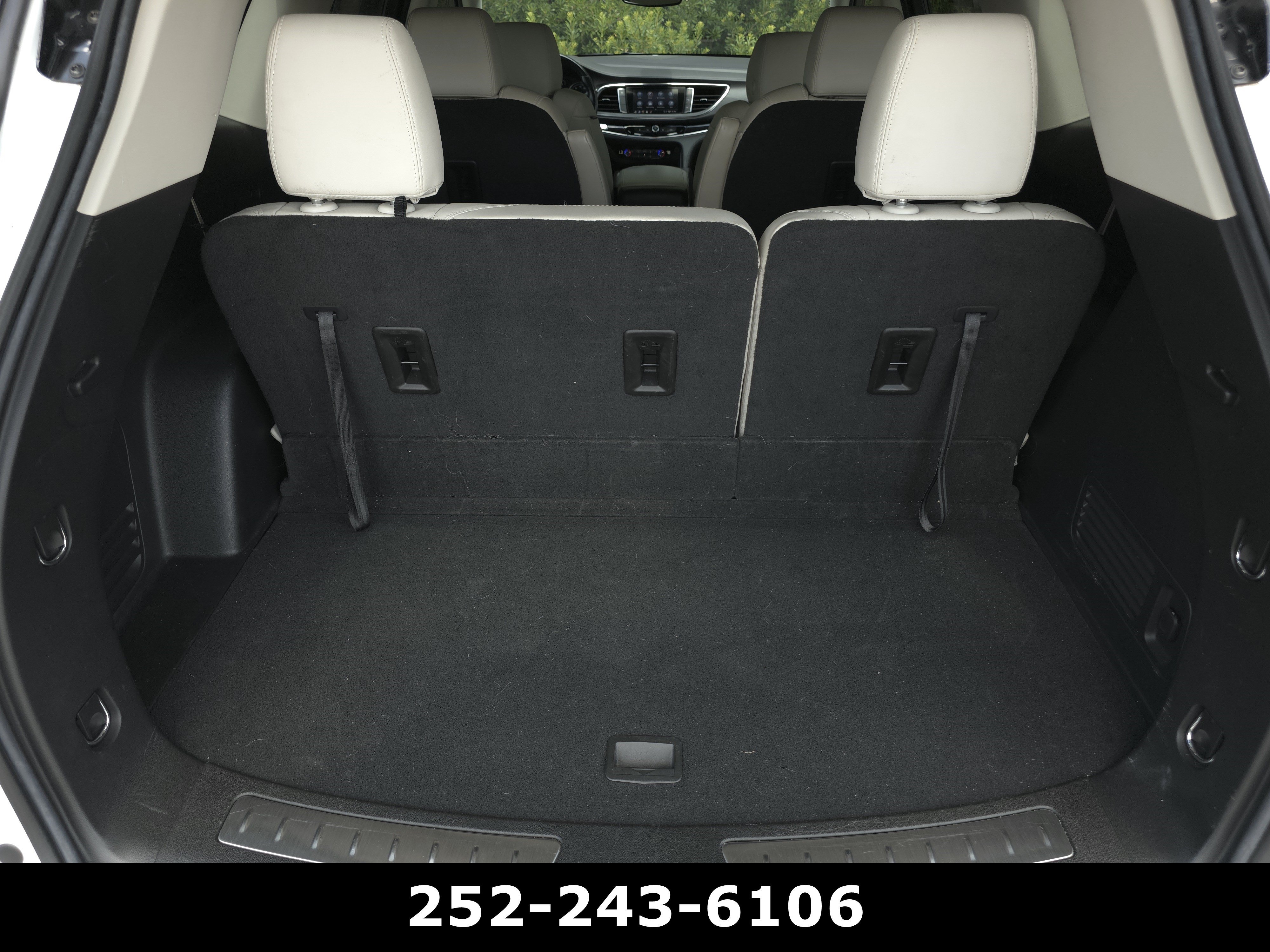 Used 2023 Summit White Buick Essence image 33