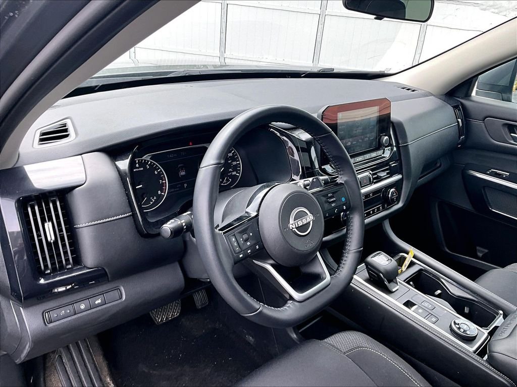 Used 2022 Gun Metallic Nissan SV image 8