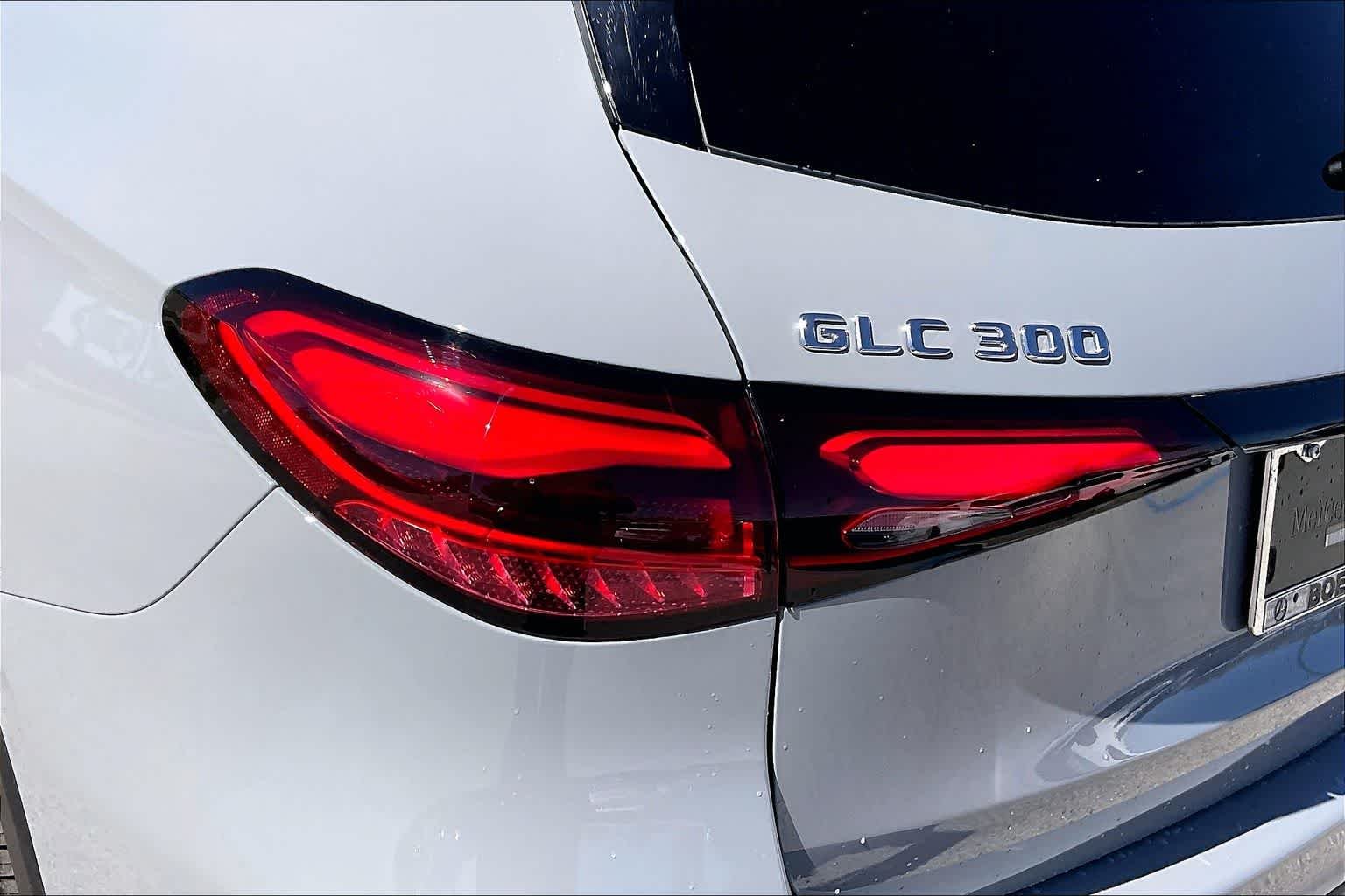 New 2026 MANUFAKTUR Alpine Grey Mercedes-Benz GLC 300 image 5