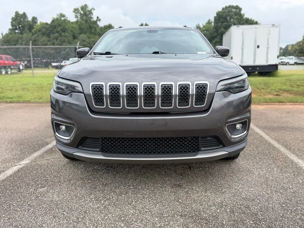 Used 2019 Gray Jeep Limited image 9