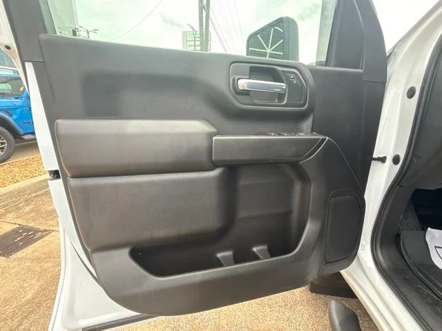 Used 2024 White Chevrolet Custom image 10