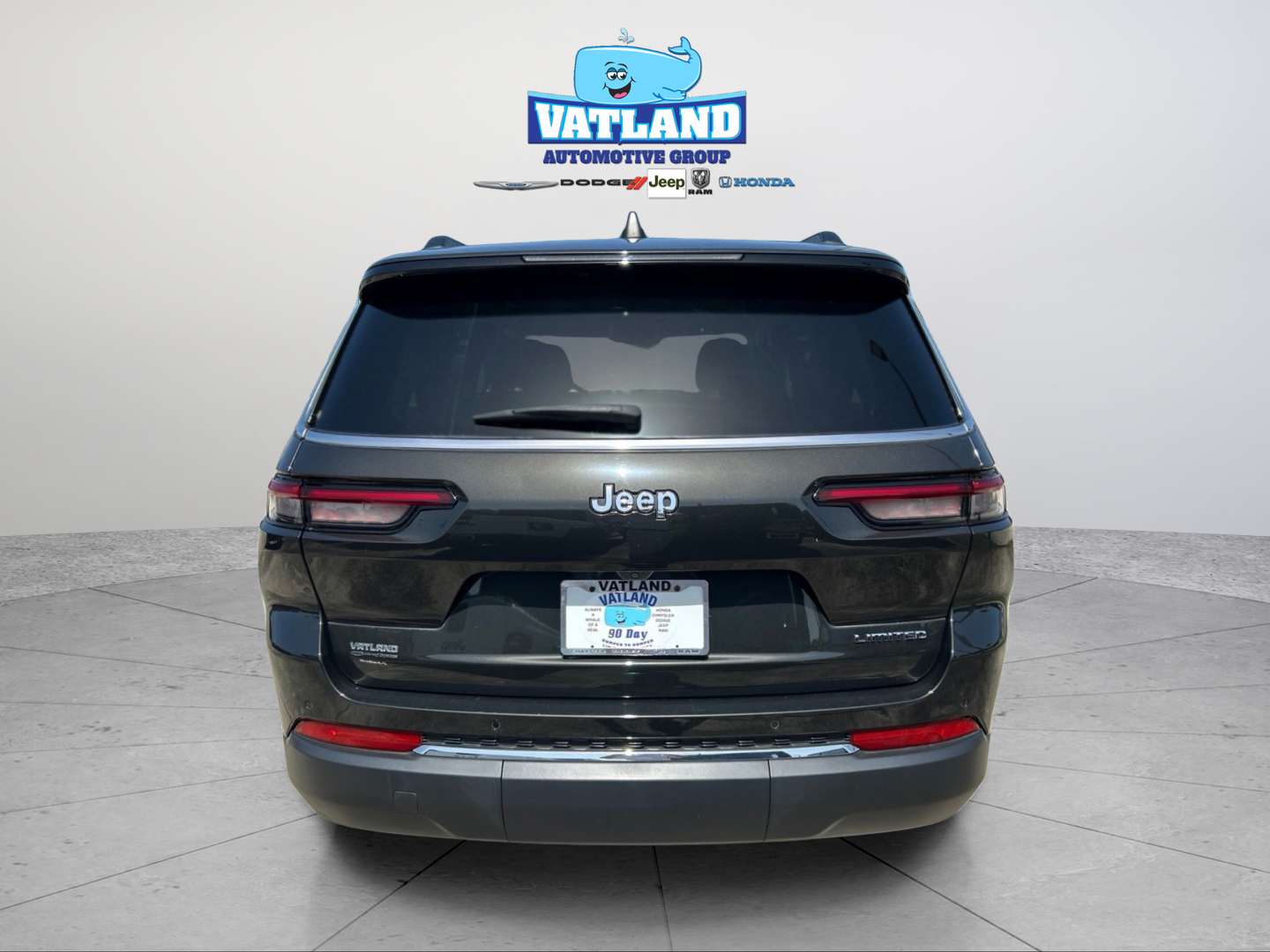Used 2023 Gray Jeep Limited image 4