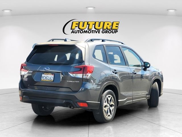 Used 2022 Gray Subaru Premium image 4