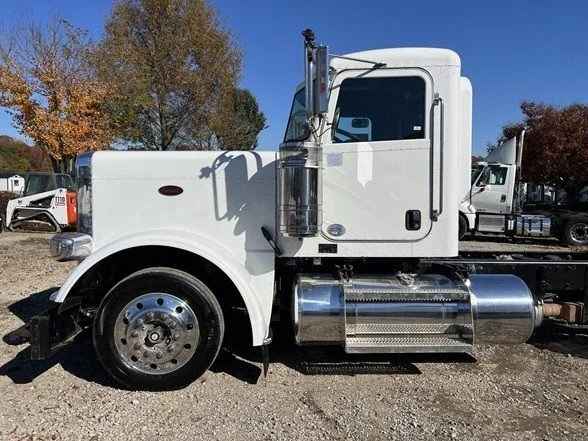 Used 2012 White Peterbilt with 4 Car Cage image 9