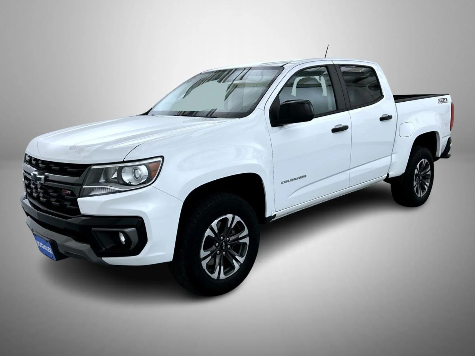 Used 2022 White Chevrolet Z71 image 1