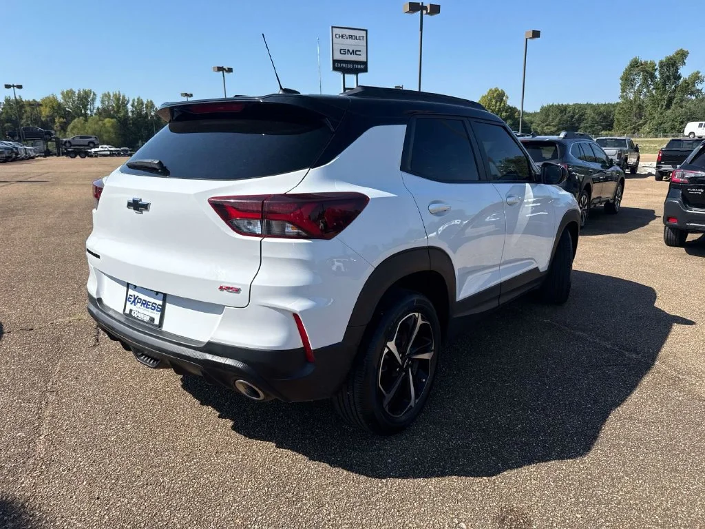 Used 2023 White Chevrolet RS image 6