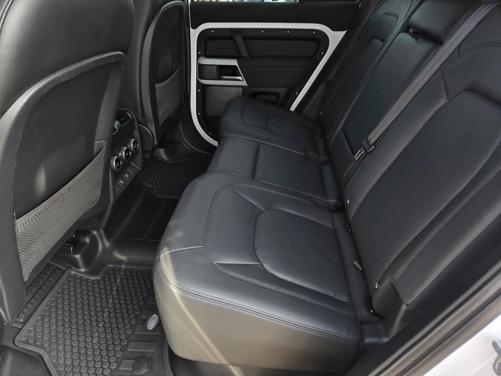 Certified Used 2023 Fuji White Land Rover SE image 21