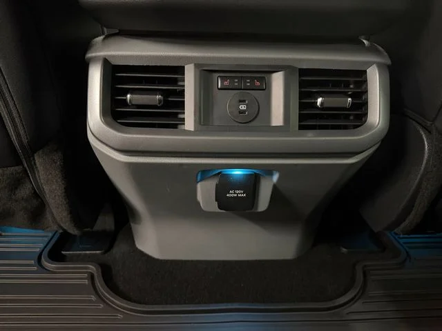 Used 2025 Gray Ford Lariat image 19