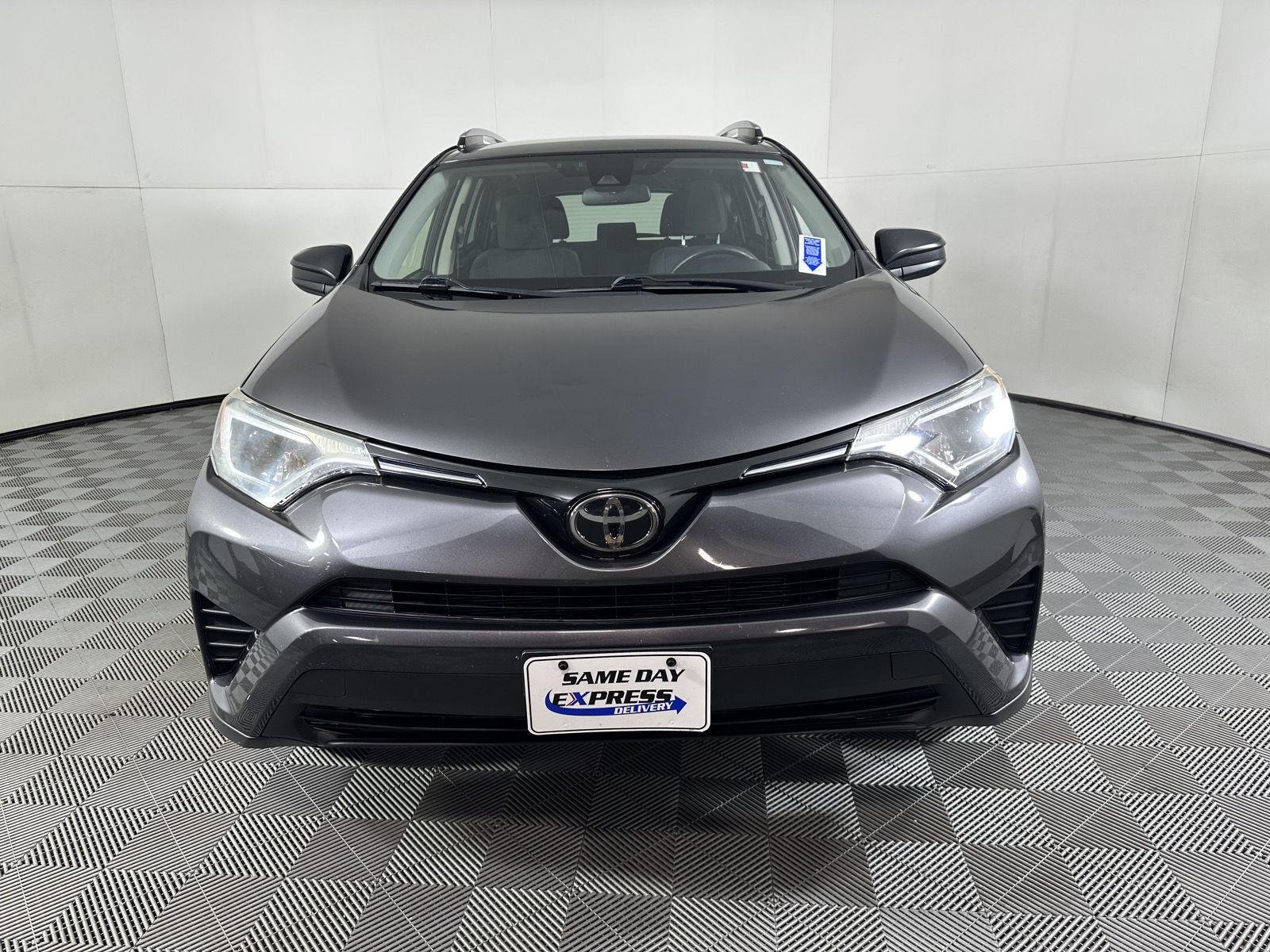Used 2018 Magnetic Gray Metallic Toyota LE image 10