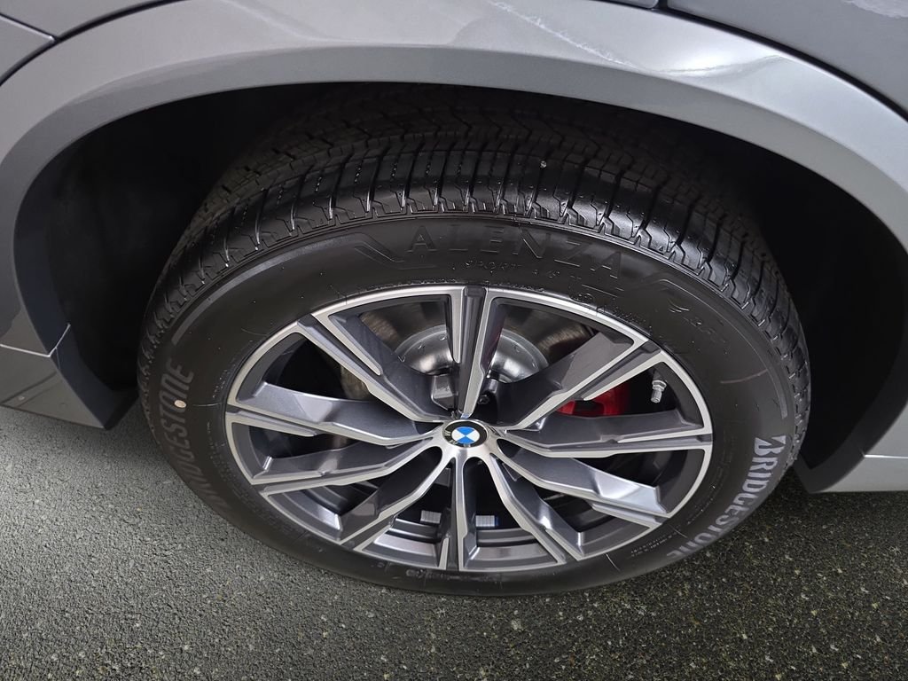 New 2026 Skyscraper Grey Metallic BMW xDrive40i image 30
