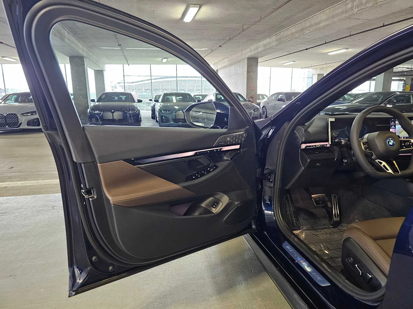 New 2027 Tanzanite Blue II Metallic BMW xDrive image 20