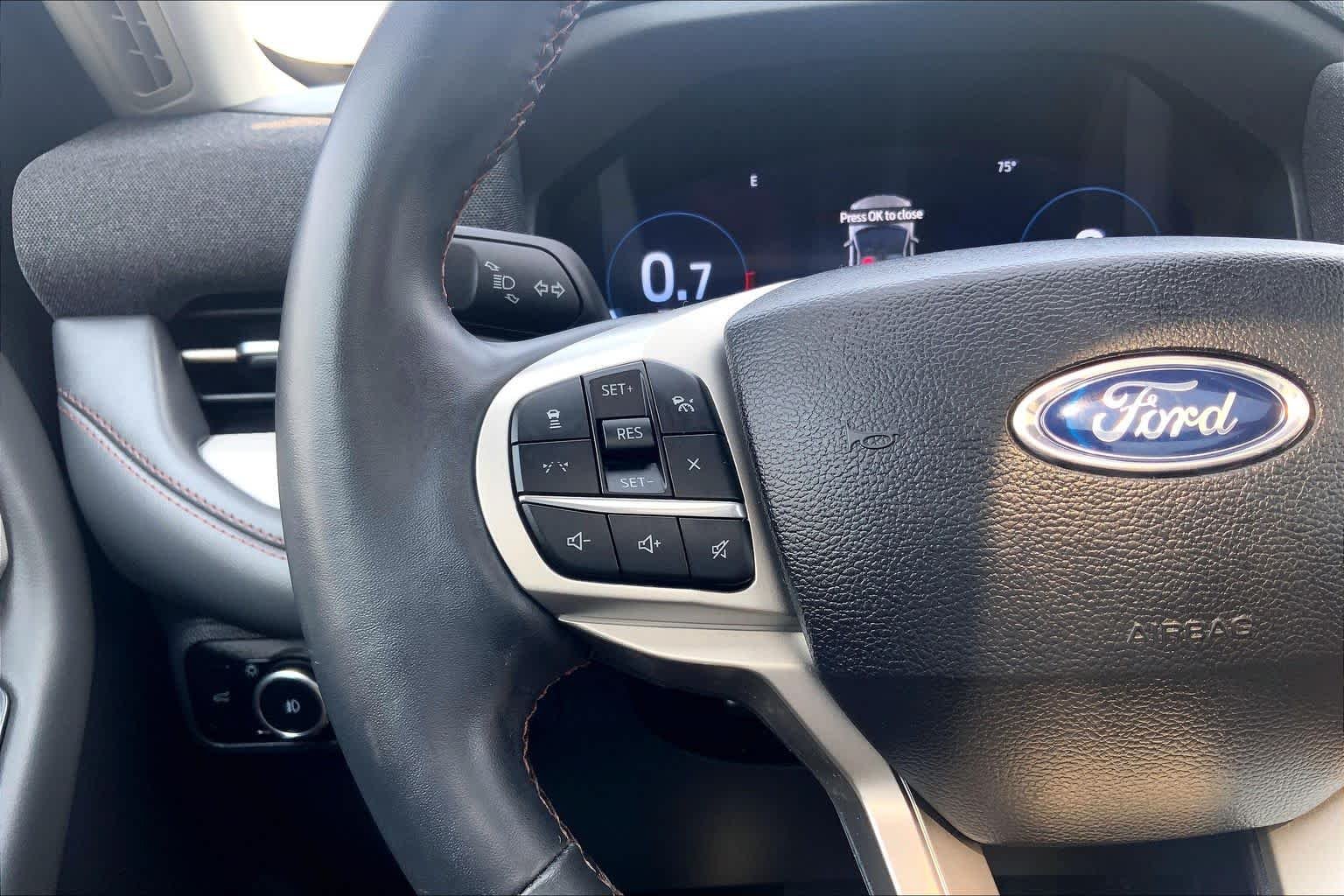 Used 2025 Star White Ford Active image 24
