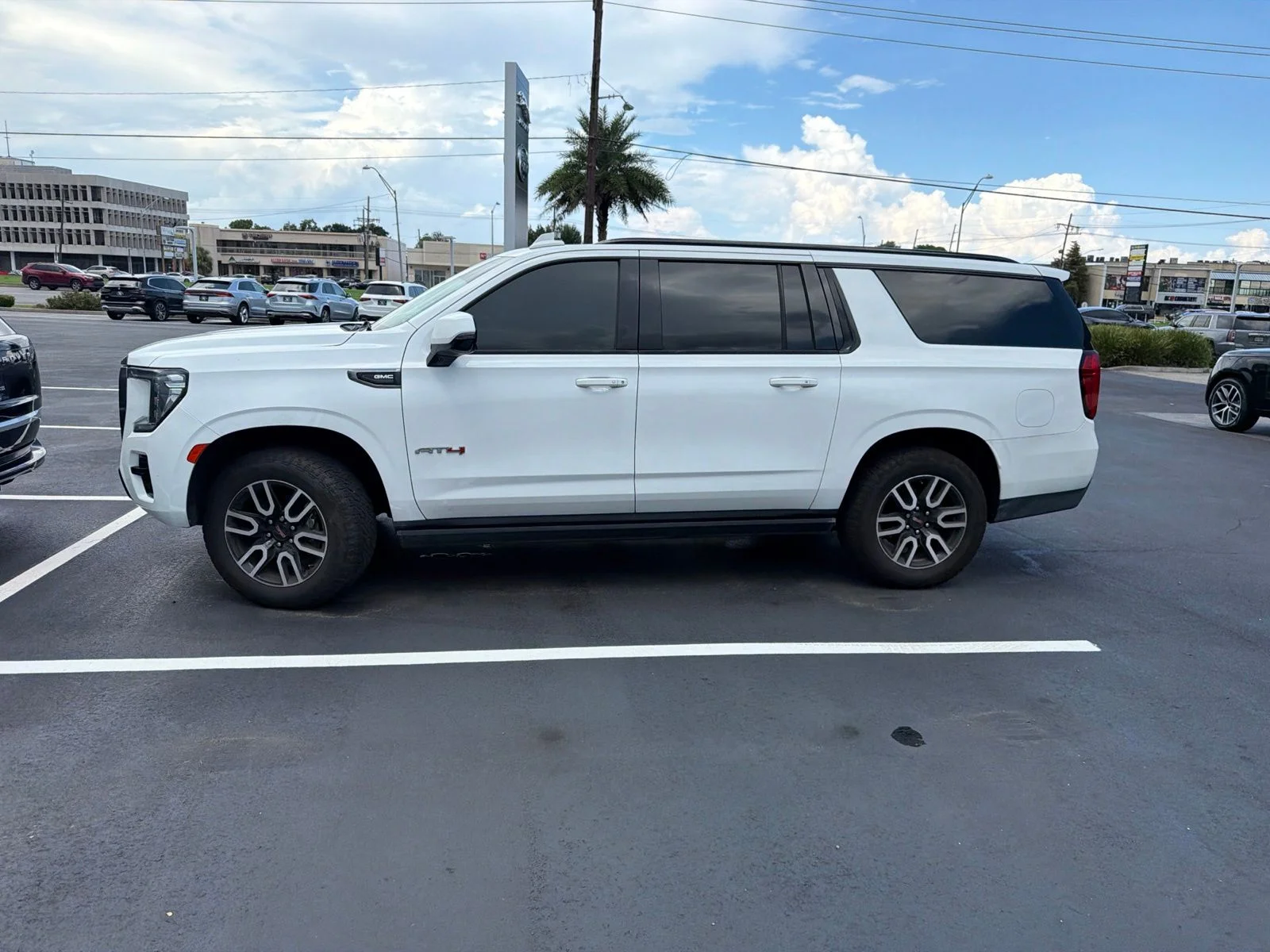 2021 GMC Yukon XL AT4