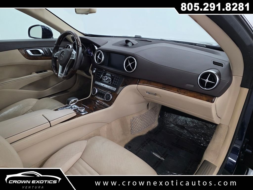 Used 2014  Mercedes-Benz SL 550 image 28