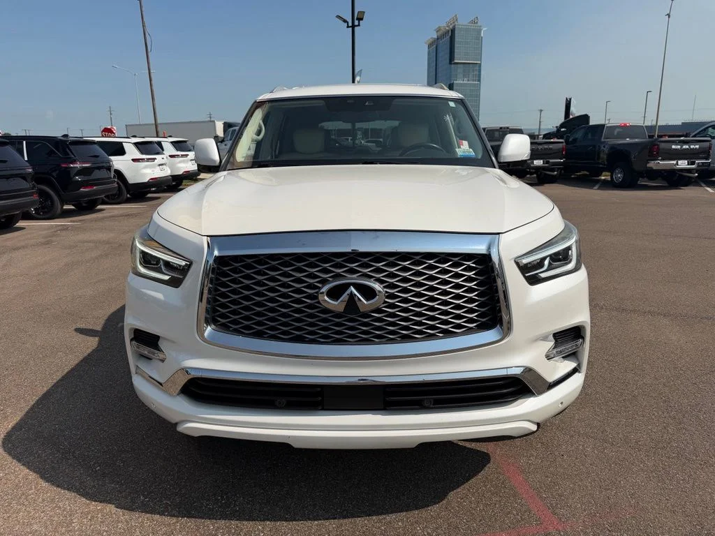 Used 2018 White INFINITI Base image 10