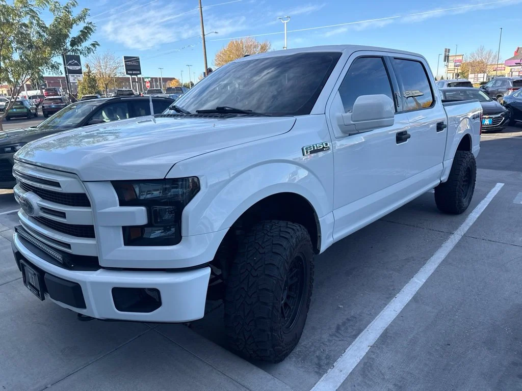 Used 2017 White Ford XLT image 3