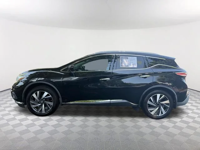 Used 2018 Black Nissan Platinum image 8