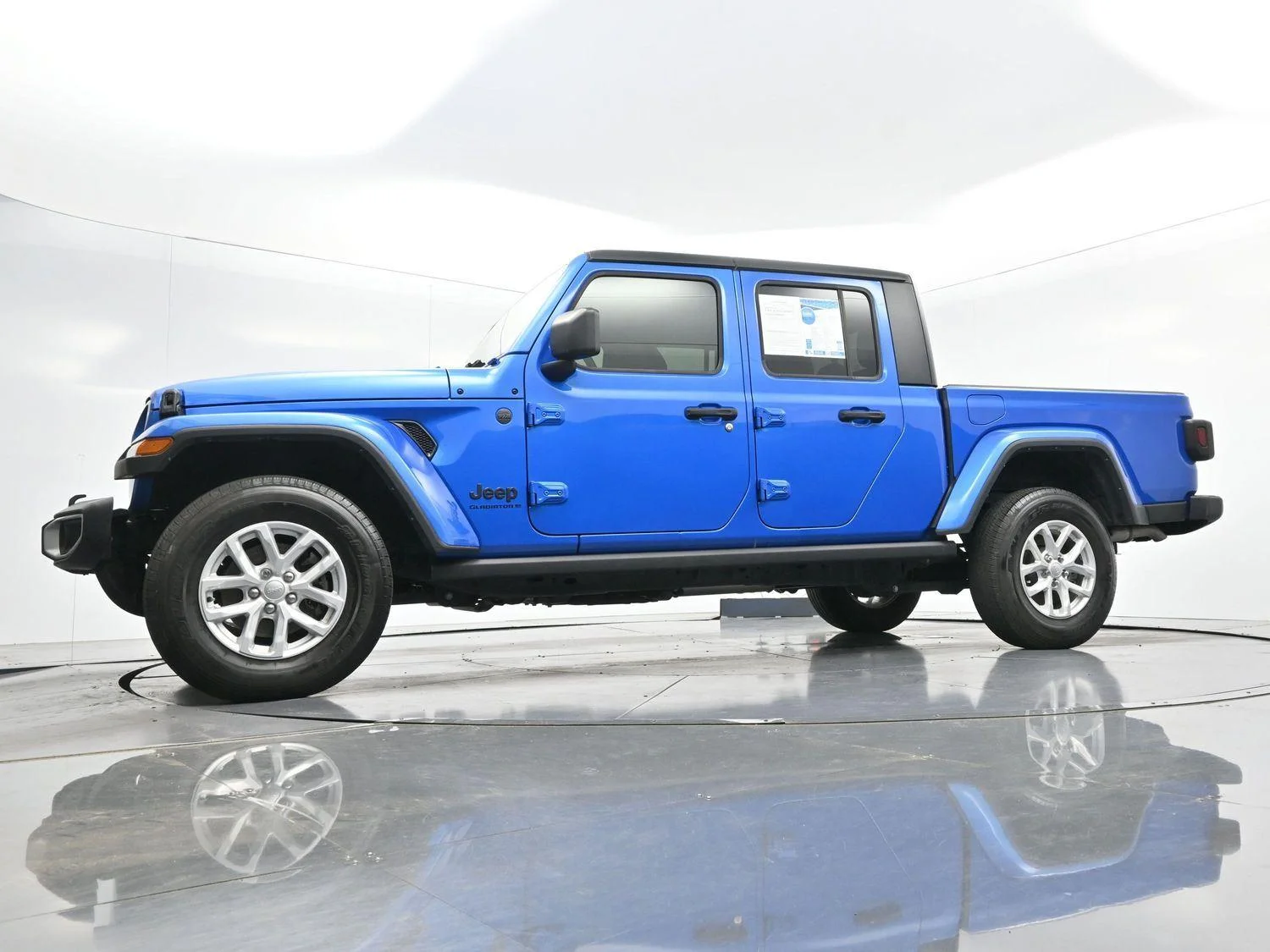 Used 2023 Hydro Blue Pearlcoat Jeep Sport S image 43
