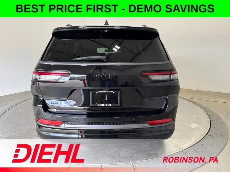 New 2026 Diamond Black Crystal Pearl-Coat Exterior Paint Jeep Limited Reserve image 6