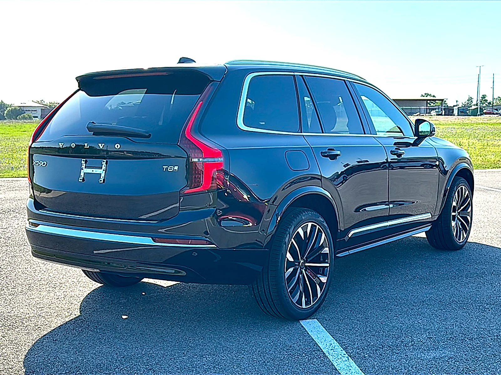 2025 Volvo XC90 Plus - Photo 8