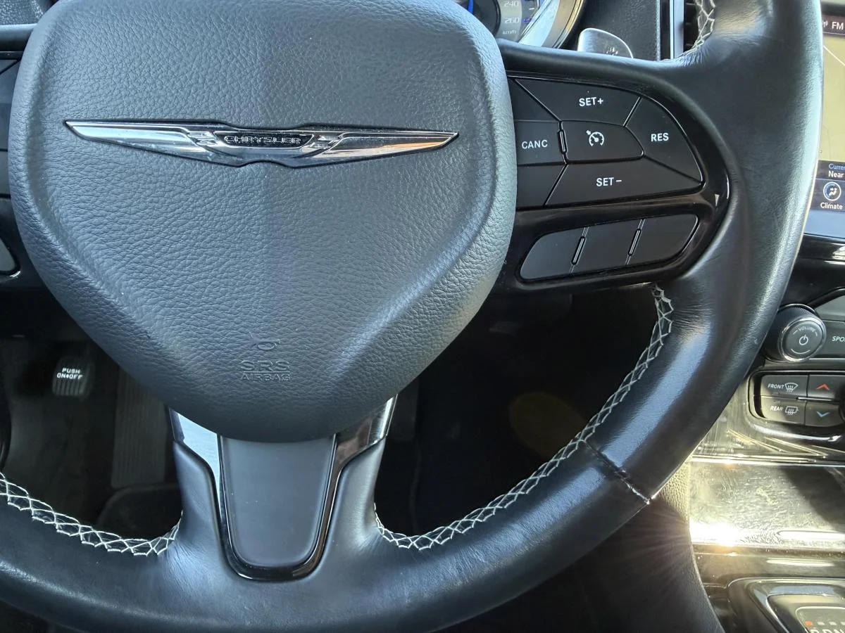 Used 2021 Black Chrysler S V6 Awd image 27