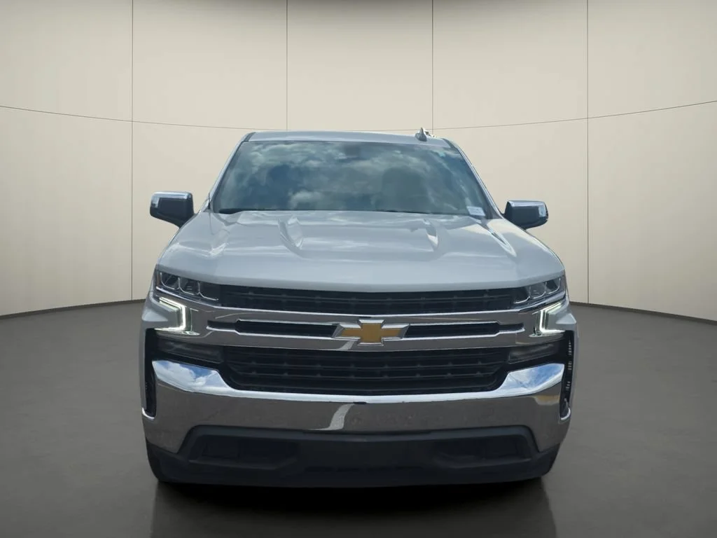 Used 2022 SILVER ICE METALLIC Chevrolet LT image 2