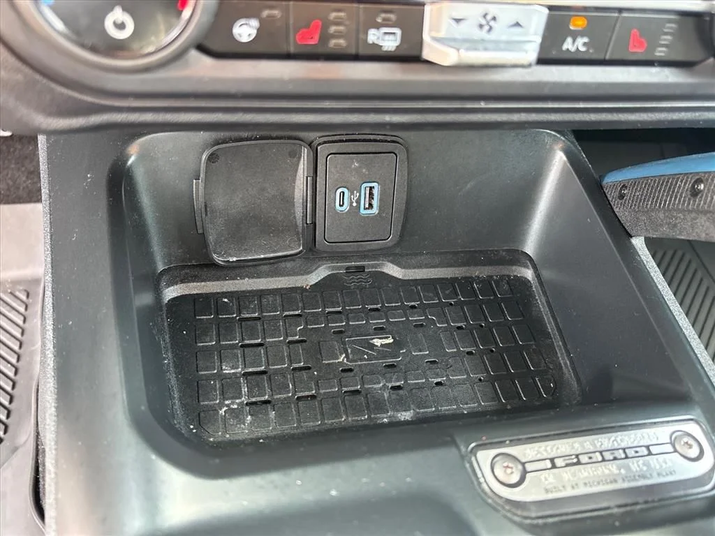 Used 2024 Shadow Black Ford Wildtrak image 37