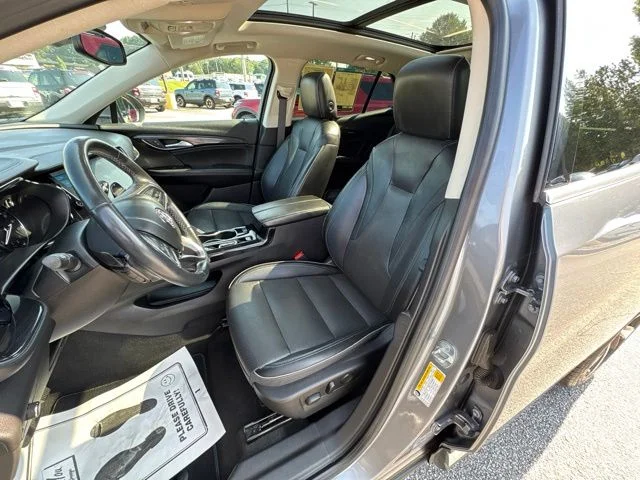 Used 2021  Buick Essence image 12