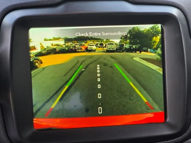 Used 2023 Red Jeep Latitude image 19