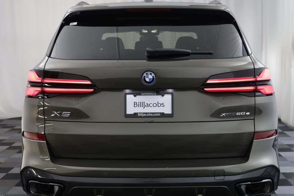 New 2026 Manhattan Green Metallic BMW xDrive50e image 18