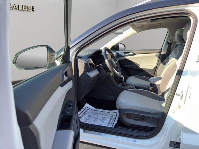 Used 2023 White Volkswagen SE image 24